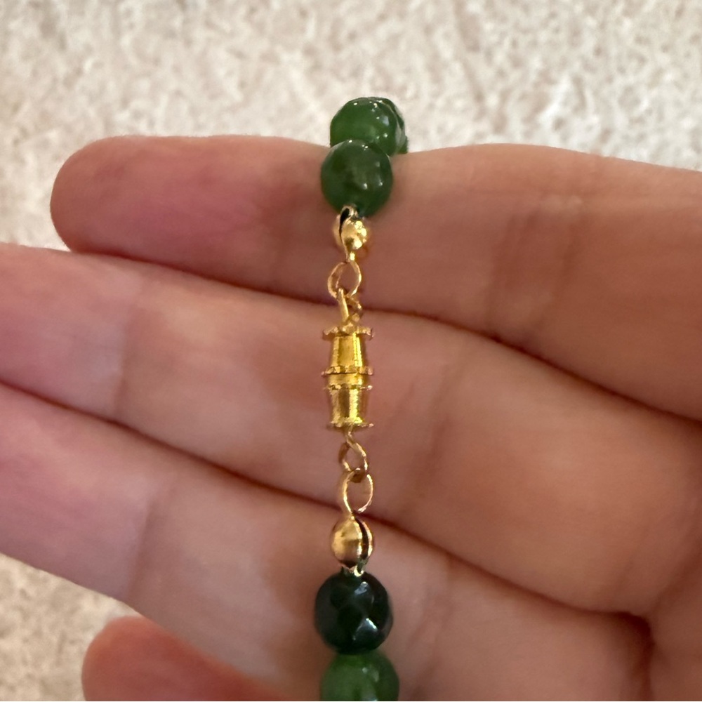 Faceted green quartzite bead gold tone choker necklace - Picture 8 of 8